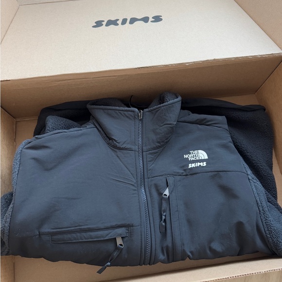 SKIMS x Northface retro DENALI fleece jacket - Picture 6 of 9